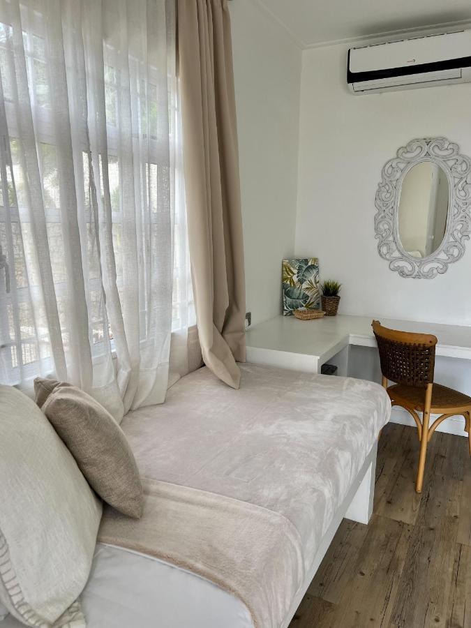 The Runway Lodge Pointe La Rue Zewnętrze zdjęcie