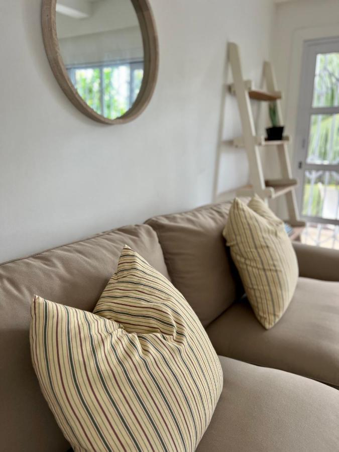 The Runway Lodge Pointe La Rue Zewnętrze zdjęcie