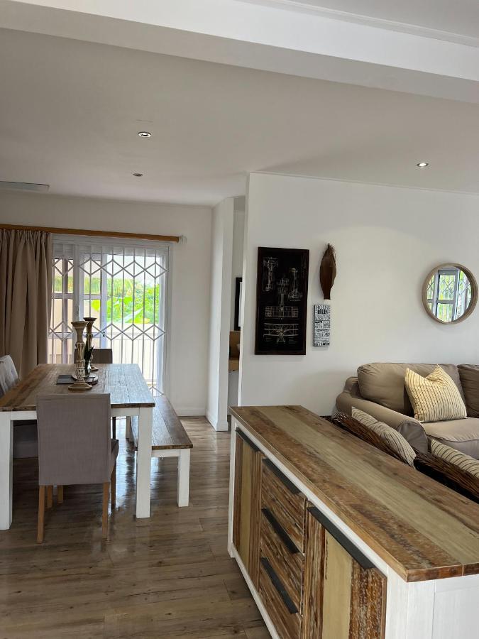 The Runway Lodge Pointe La Rue Zewnętrze zdjęcie